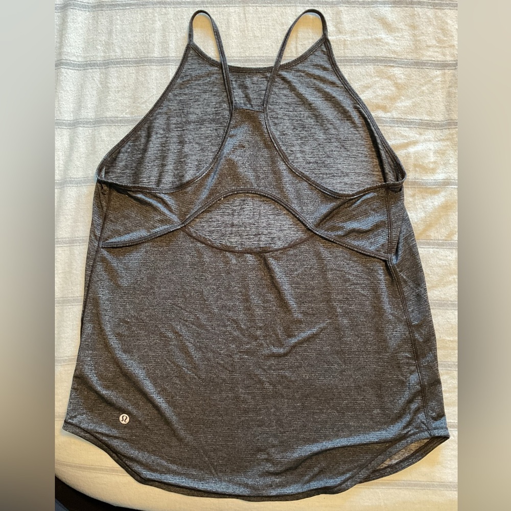 Lululemon women’s workout top